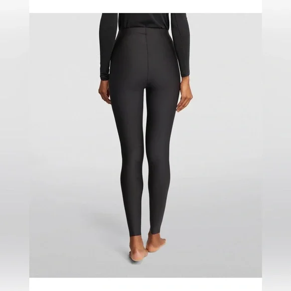 SKIMS Charcoal High-Waisted Leggings
U1-44 - Picture 1 of 5